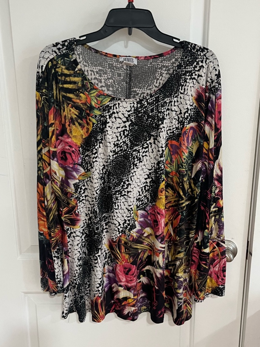 Monroe And Main Women’s Floral & Animal Print Split Sleeve Top - Black Multi